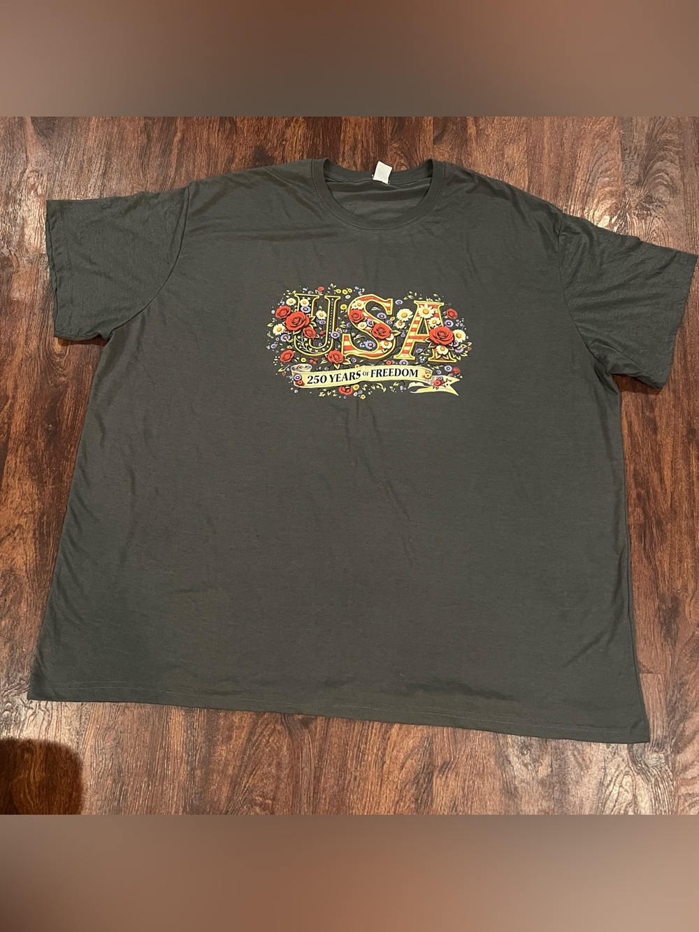 Women’s gray USA Graphic Short-Sleeve Tee